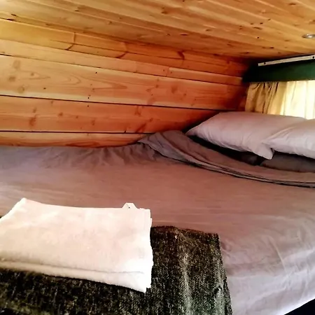 Truck & Pod Creative Nature Retreat. *