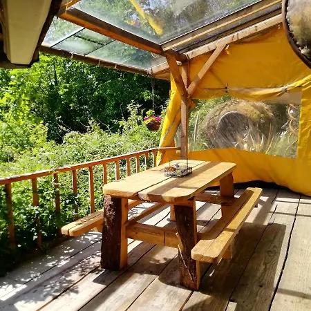 Truck & Pod Creative Nature Retreat.