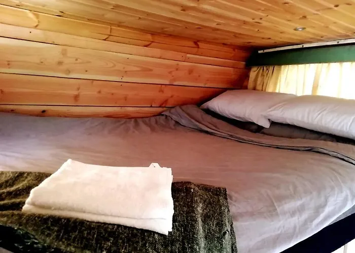 Truck & Pod Creative Nature Retreat. *