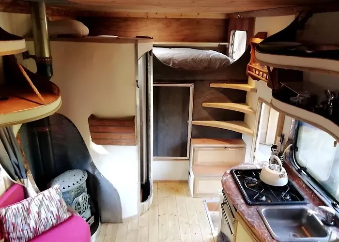 Truck & Pod Creative Nature Retreat.